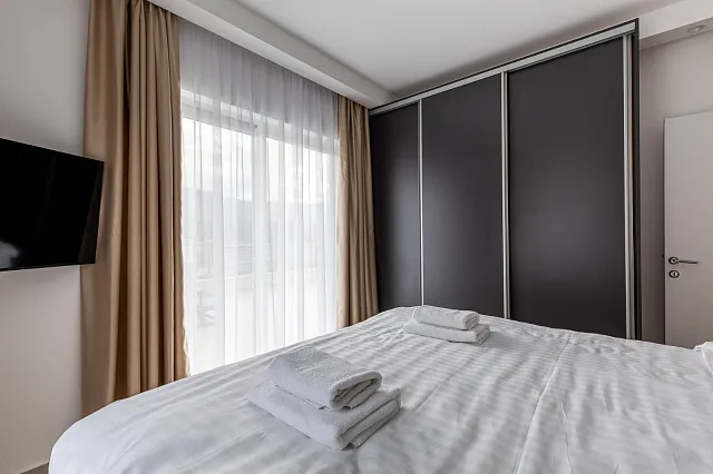 Zum Verkauf steht eine großzügige und luxuriös eingerichtete Drei-Zimmer-Wohnung im Sunny Side Komplex — photo 22
